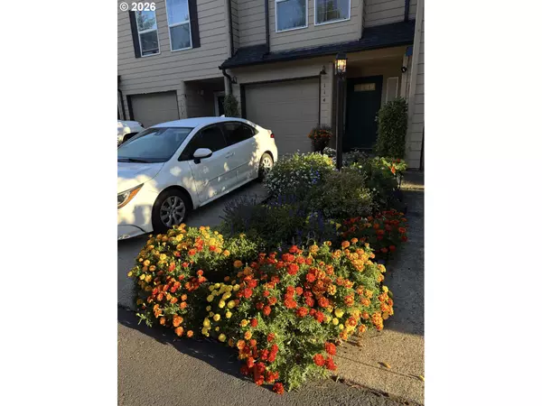 Oregon City, OR 97045,13949 BEAVERCREEK RD #114