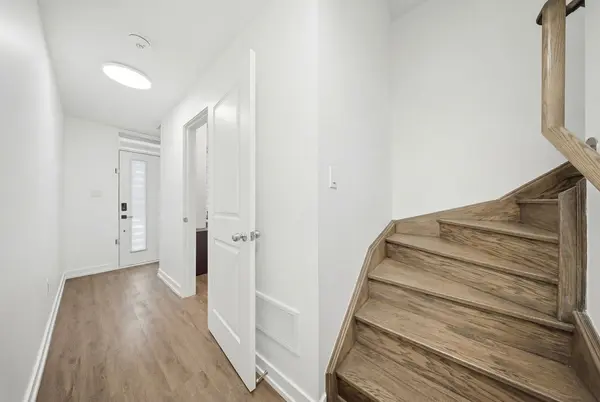 21 Hearne ST, Vaughan, ON L4L 0L9