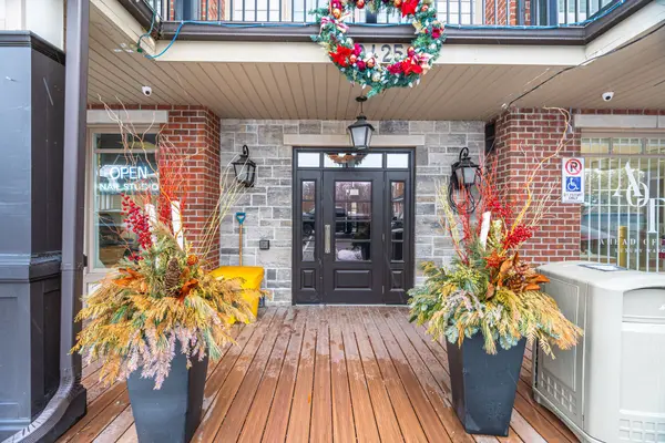 10425 Islington AVE #104, Vaughan, ON L0J 1C0