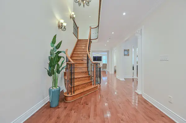 5 Highvalley CIR, Brampton, ON L6P 2C6