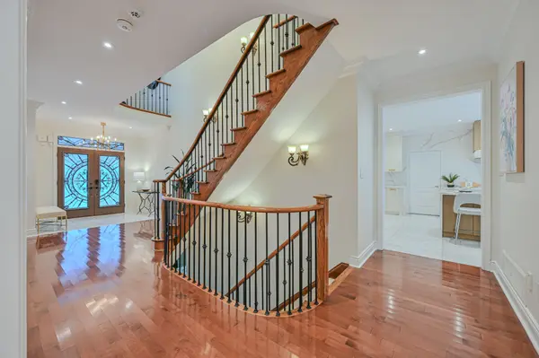 5 Highvalley CIR, Brampton, ON L6P 2C6