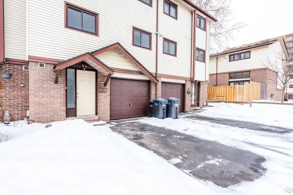 62 Mccallum CT, Brampton, ON L6W 3M4