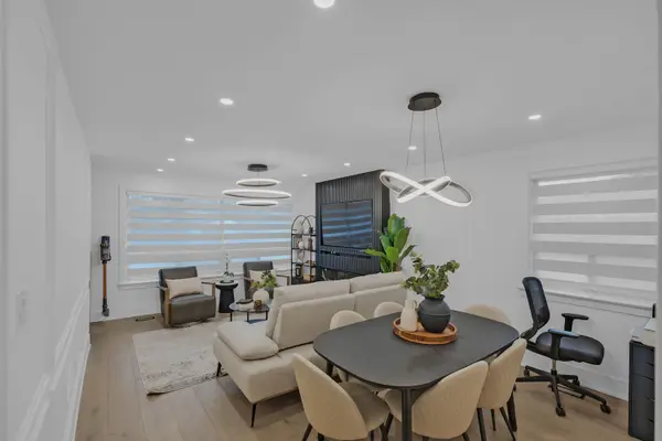 402 St Augustine DR, Oakville, ON L6K 3K9