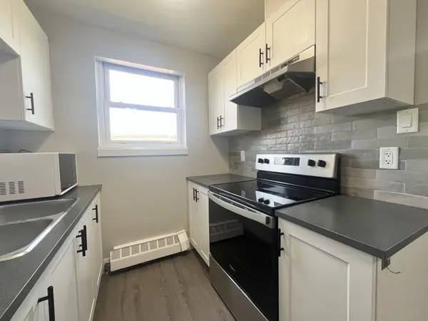 106 King Edward AVE #7, London South, ON N5Z 3T1