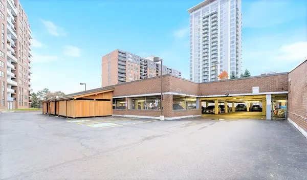 4 Lisa ST #1004, Brampton, ON L6T 4B6