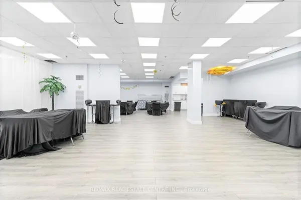 4 Lisa ST #1004, Brampton, ON L6T 4B6