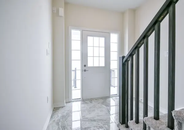 125 Mceachern LN, Gravenhurst, ON P1P 0H8