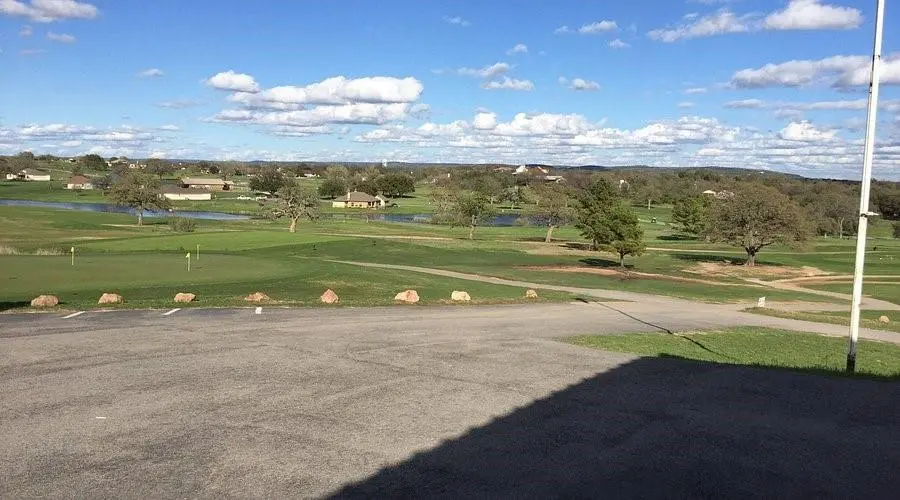 118 Club Circle, Kingsland, TX 78639