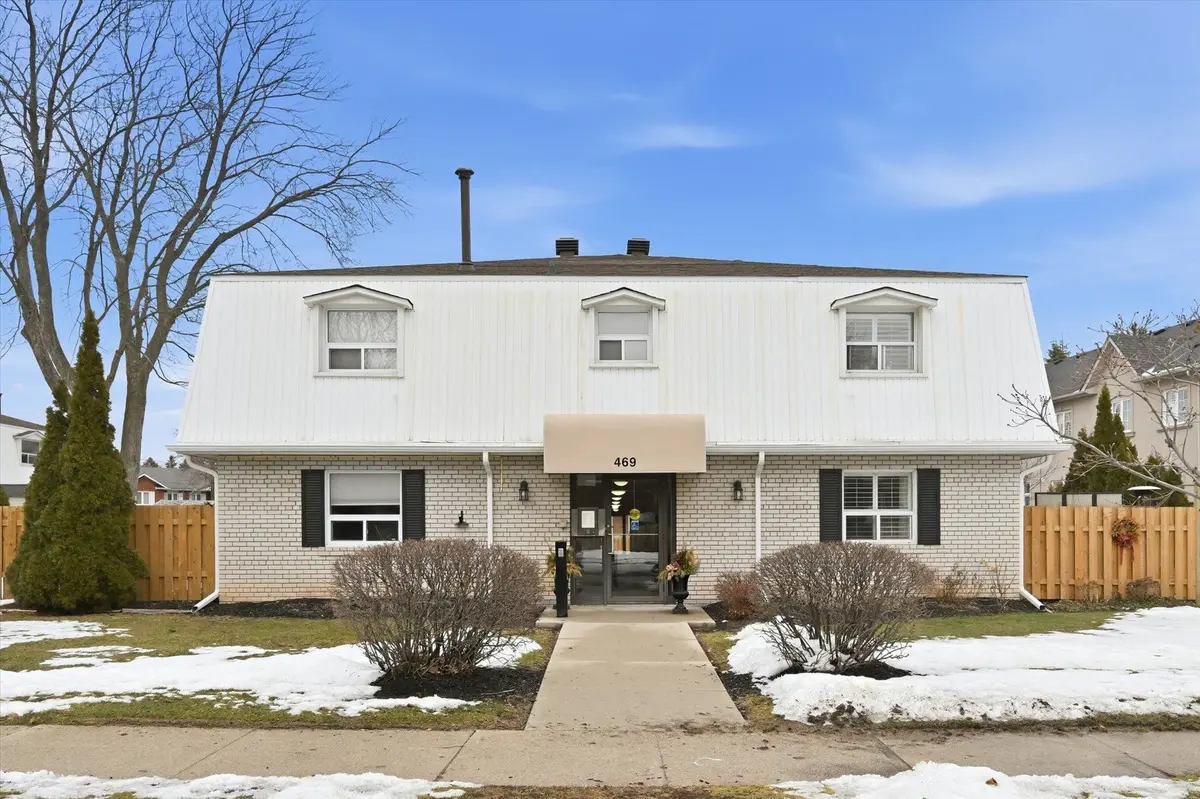469 Claridge RD #6, Burlington, ON L7N 2S1