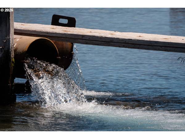 1950 SILVER LAKE RD, Chiloquin, OR 97624