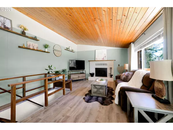 Sutherlin, OR 97479,642 TERRACE LN