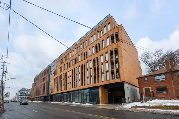 1720 Bayview AVE #407, Toronto C10, ON M4G 3C4