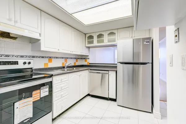 2466 Eglinton AVE E #807, Toronto E08, ON M1K 5J8