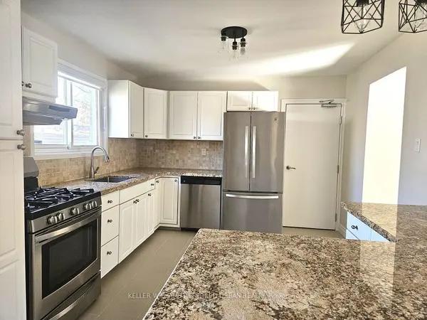 976 Timmins GDNS #Main, Pickering, ON L1W 2L2