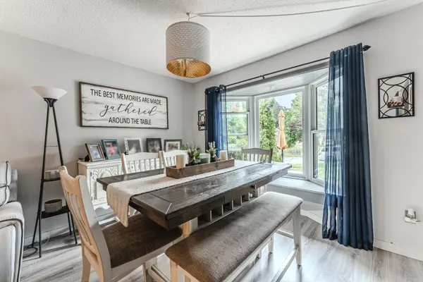 69 Fox RUN, Barrie, ON L4N 5L6