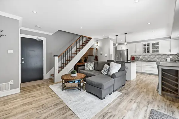 469 Claridge RD #6, Burlington, ON L7N 2S1