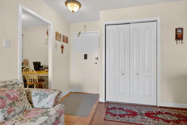 2400 Virginia DR #407, Alta Vista And Area, ON K1H 8L3