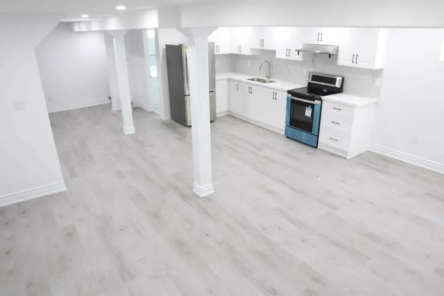 1627 Baggins ST #Lower, Pickering, ON L1W 1H2