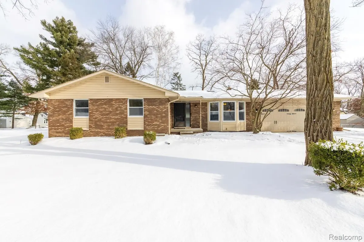 1948 Evona, Wixom, MI 48393