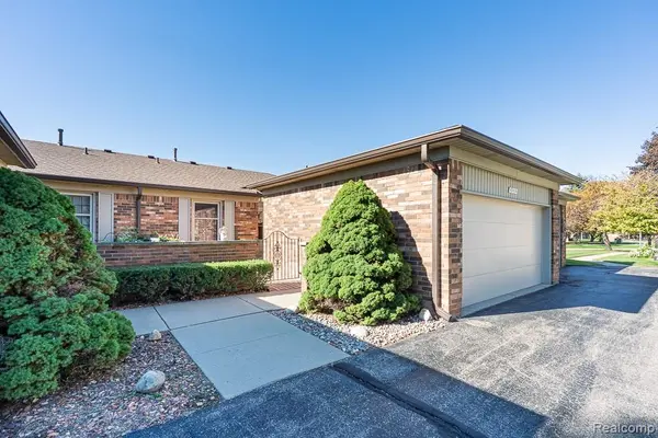 49414 Richmond CT, Shelby Charter Township, MI 48315