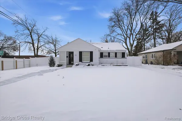 2896 Dorchester RD, Birmingham, MI 48009