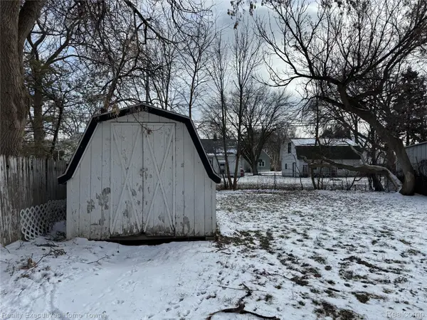 1518 Carleton ST, Port Huron, MI 48060