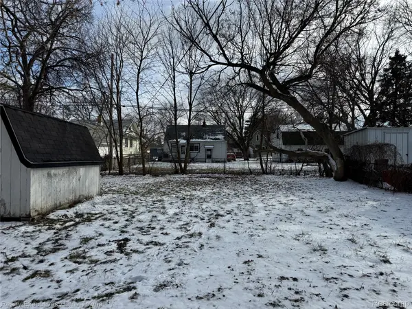 1518 Carleton ST, Port Huron, MI 48060