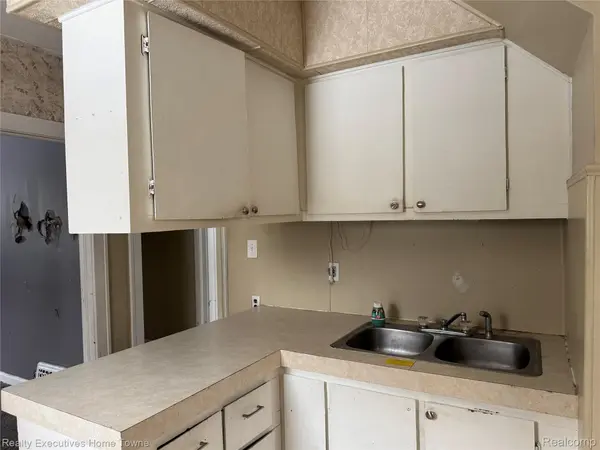 1518 Carleton ST, Port Huron, MI 48060