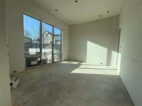 Dallas, TX 75214,7007 Irongate Lane