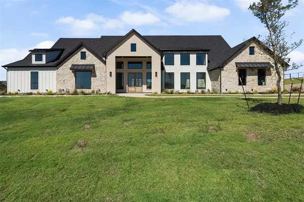 305 Mint Ridge Drive, Burleson, TX 76028