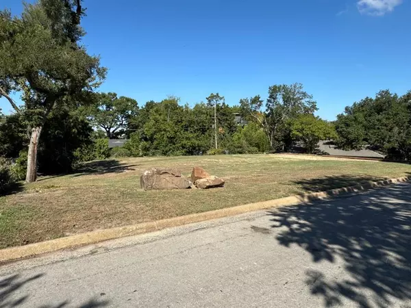 1623 Oak Knoll Street, Dallas, TX 75208