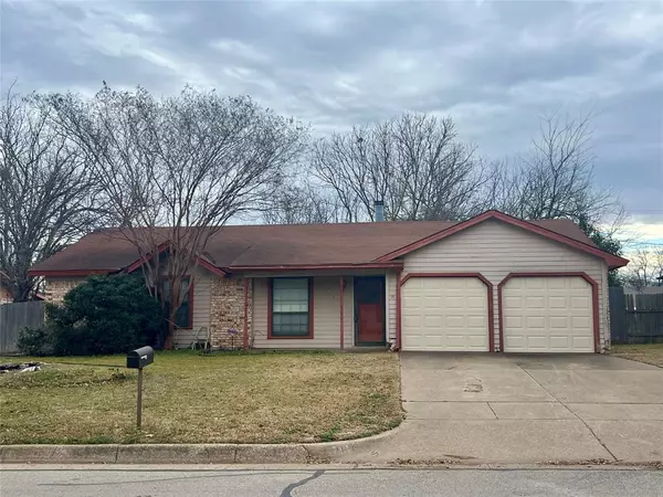 713 Vaughn Drive,  Burleson,  TX 76028