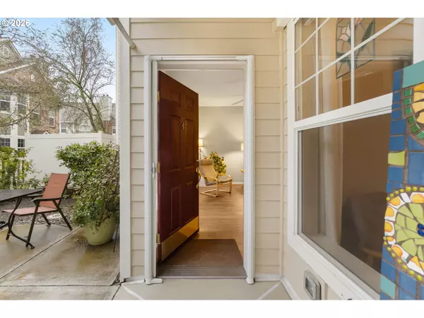 Hillsboro, OR 97124,1211 NE 64TH LN #702