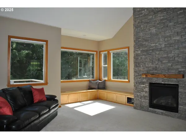 21626 GLAZE RD, Veneta, OR 97487