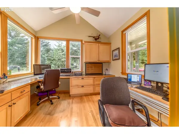 21626 GLAZE RD, Veneta, OR 97487