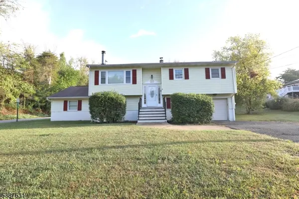 4 Valley Dr, Vernon Twp., NJ 07418