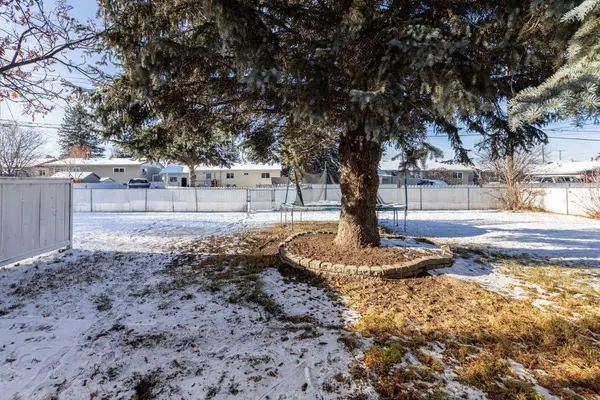 5218 Lawton AVE, Blackfalds, AB T0M0J0