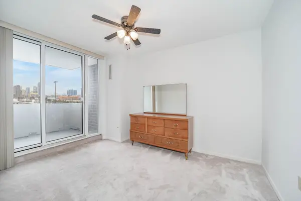 10 Muirhead RD #909, Toronto C15, ON M2J 4P9