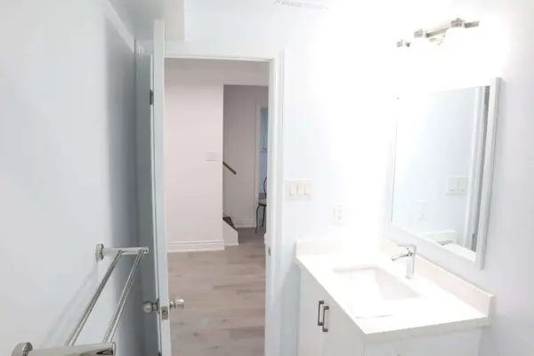 1627 Baggins ST #Lower, Pickering, ON L1W 1H2