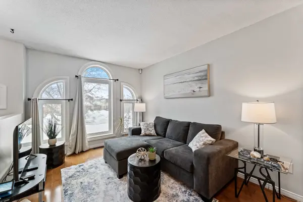 36 Leslie AVE, Barrie, ON L4N 9N9