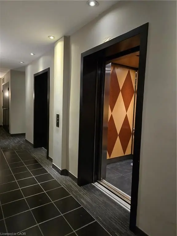 135 James ST S #1004, Hamilton, ON L8P 2Z6