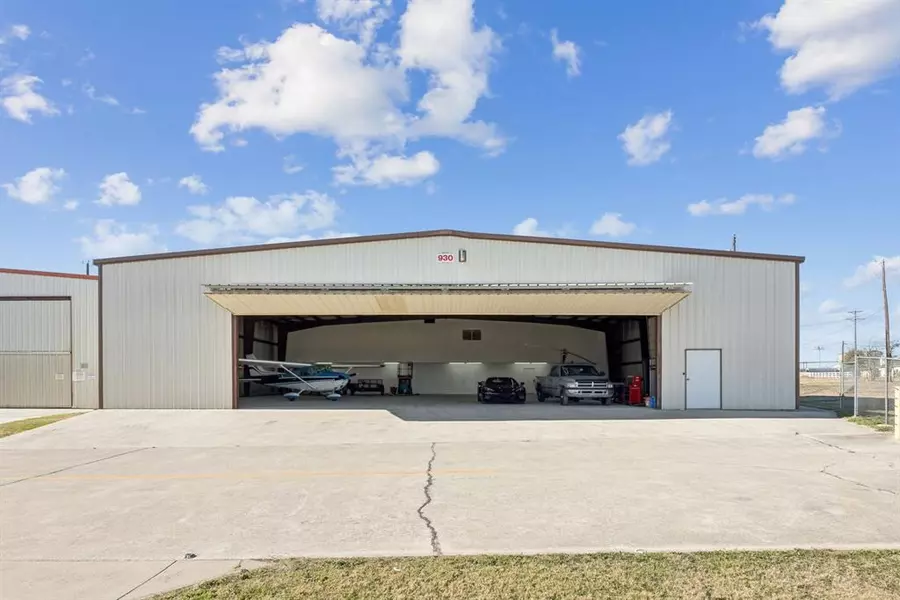 930 Aviator Drive, Fort Worth, TX 76179