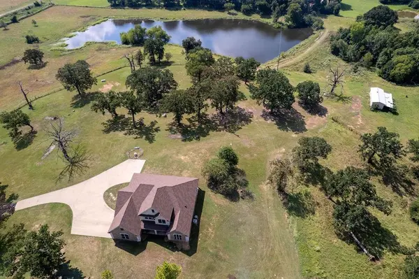 4149 An County Road 2202, Palestine, TX 75803