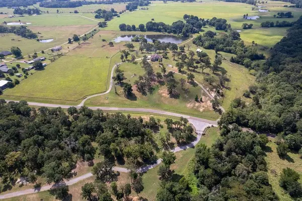 4149 An County Road 2202, Palestine, TX 75803