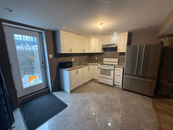 1707 Esterbrook DR, Oshawa, ON L1K 0J3