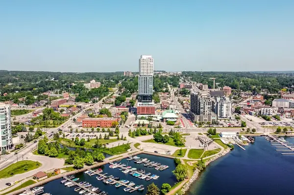 39 Mary ST #1611, Barrie, ON L4N 1S9