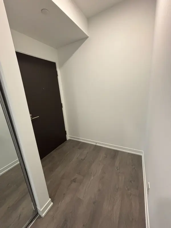 39 Mary ST #1611, Barrie, ON L4N 1S9