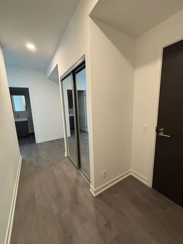 39 Mary ST #1611, Barrie, ON L4N 1S9