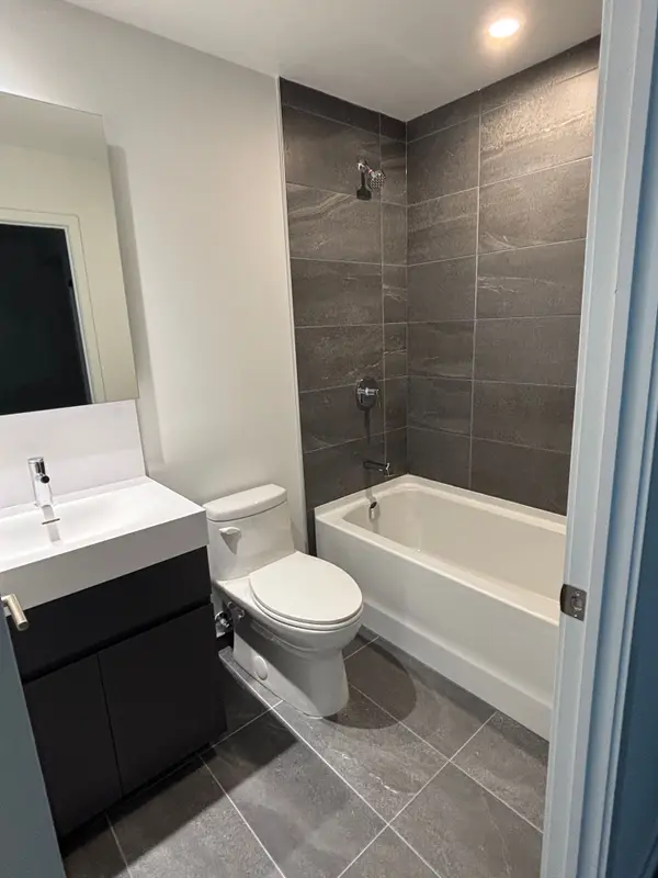 39 Mary ST #1611, Barrie, ON L4N 1S9