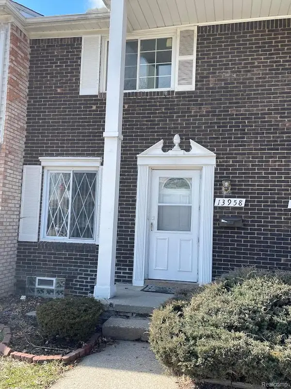 13958 Champagne DR, Sterling Heights, MI 48312